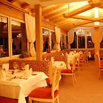 Hotel Alpenhotel Regina 4*