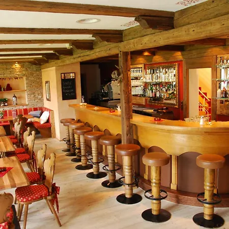 Alpenhotel Regina מלון