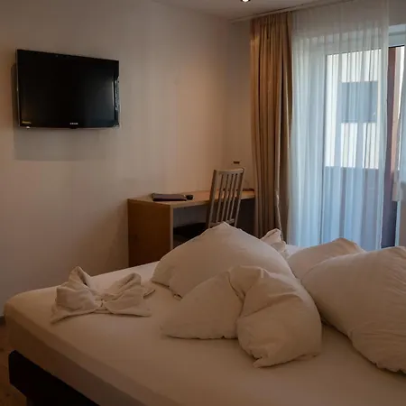 מלון Alpenhotel Regina