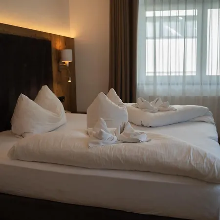 Alpenhotel Regina 4* נאודרס
