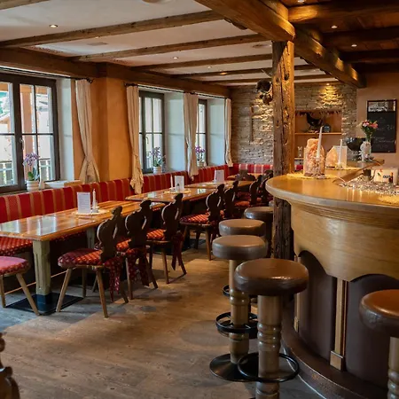 מלון Alpenhotel Regina 4*
