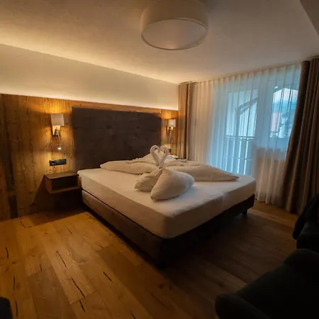 Alpenhotel Regina נאודרס