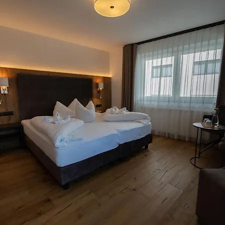 Szálloda Alpenhotel Regina 4*