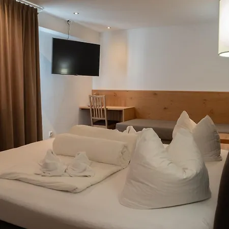 מלון Alpenhotel Regina