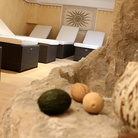 Alpenhotel Regina 4* נאודרס