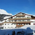 Alpenhotel Regina Hotel 4*