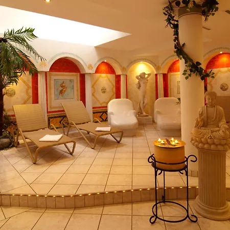 Alpenhotel Regina מלון